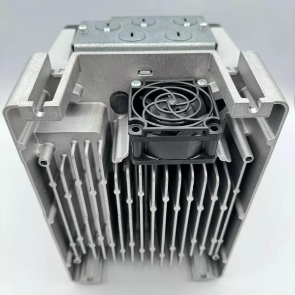 20AD8P0A3AYNACG0-photo